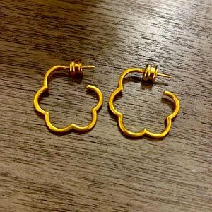 Julie Vos “gardenia hoop” gold earrings, brand new